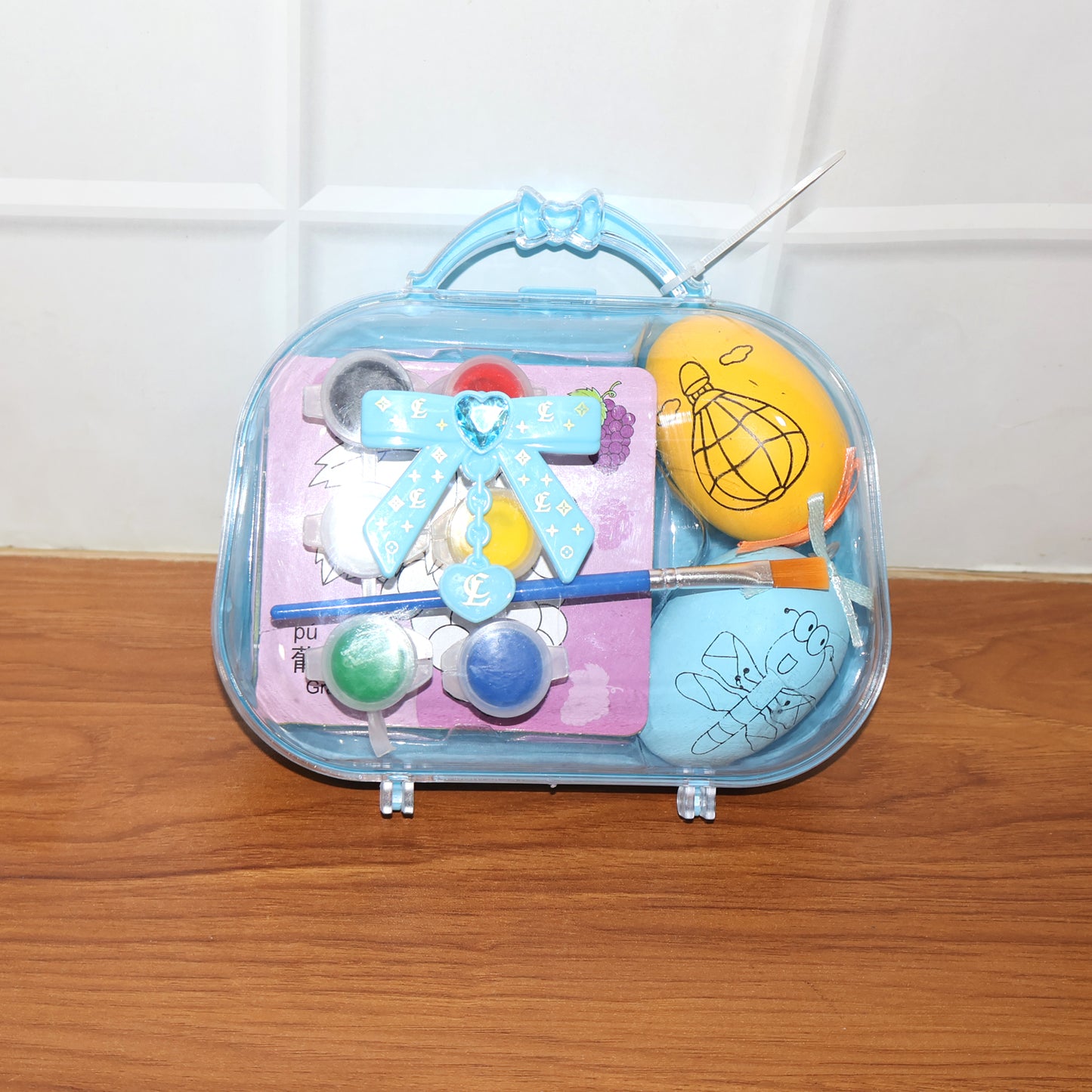 Paint and craft kit for kids