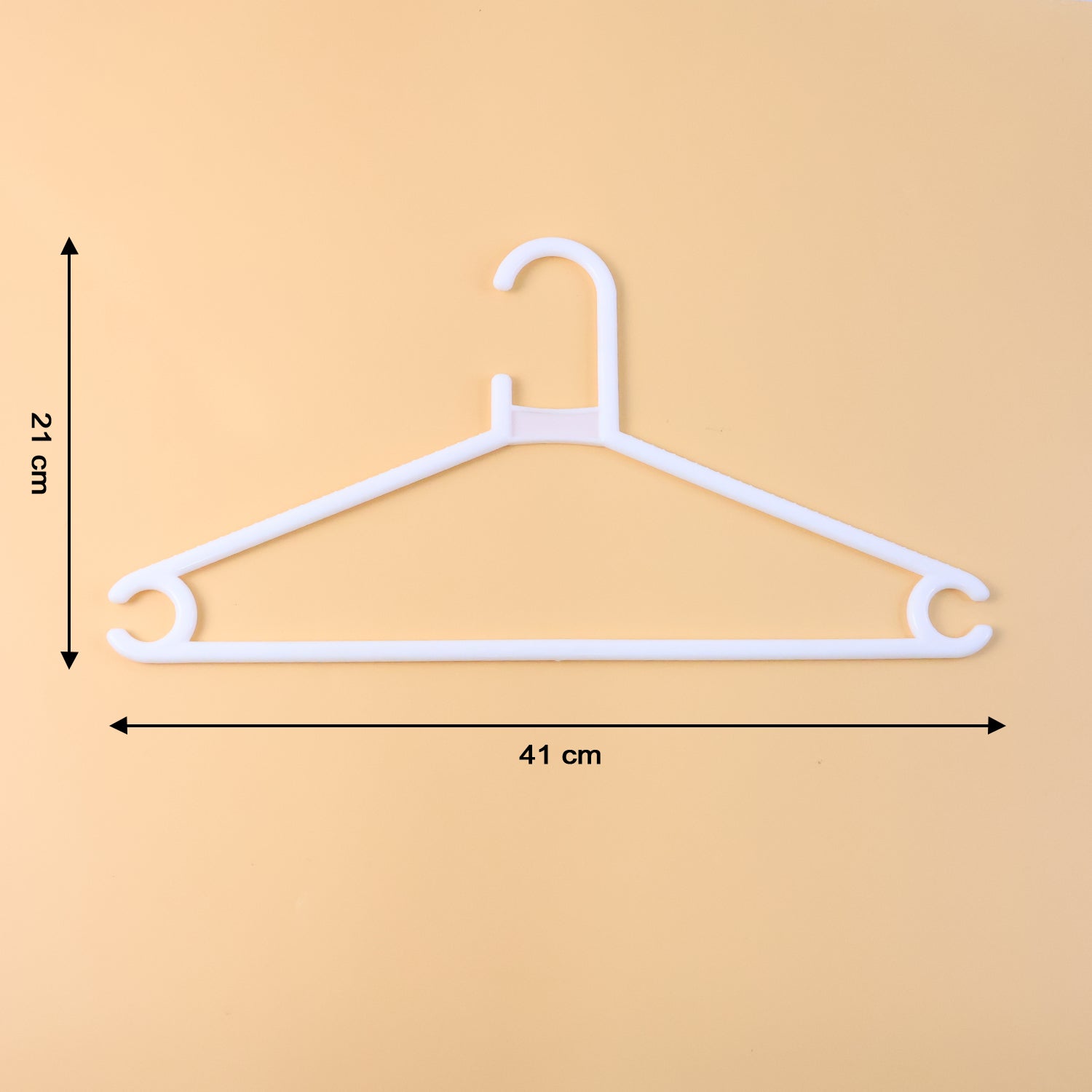 Plastic Clothes Hangers – Set of 6