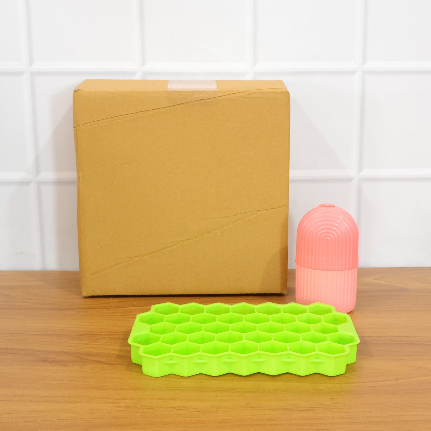 Face Icer Roller and Honeycomb Ice Tray set