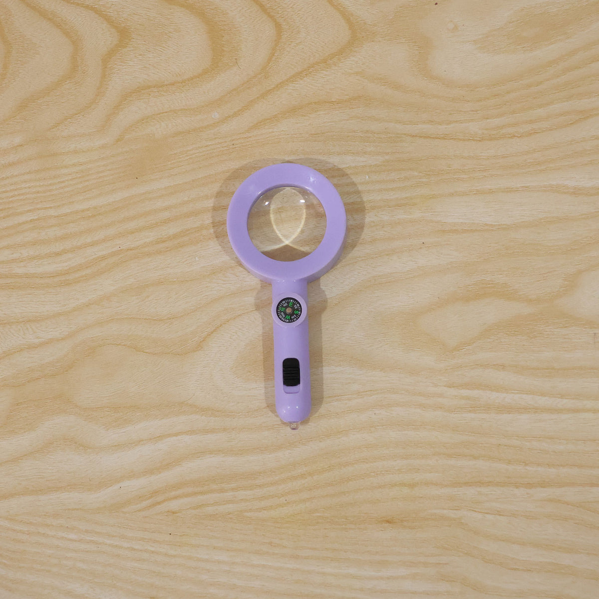 Handheld Magnifying Glass with LED Light and Compass for Nature Exploration (1 Pc)