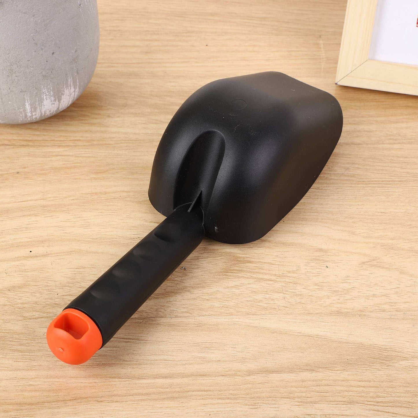 Multipurpose garden hand shovel