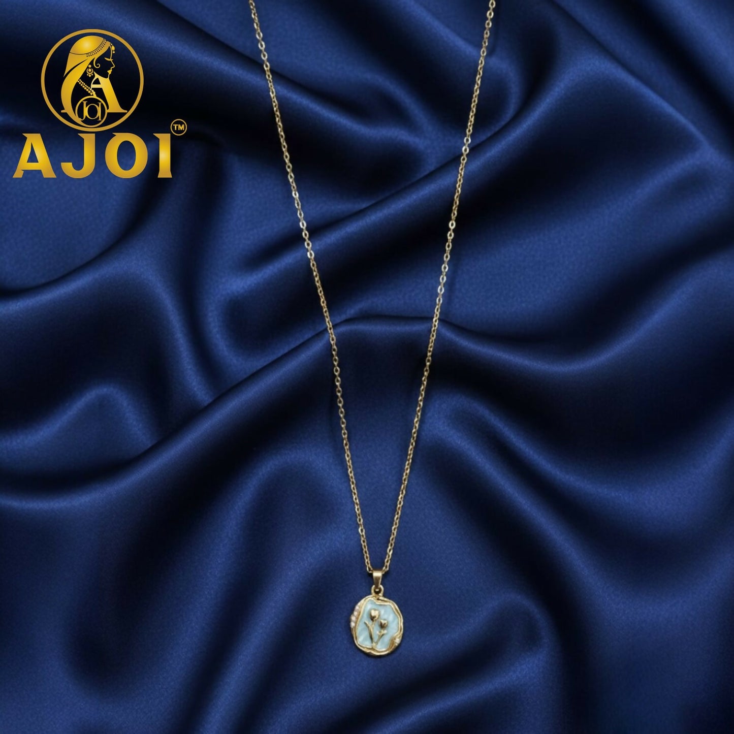 Luxe Gold Pendant Necklace
