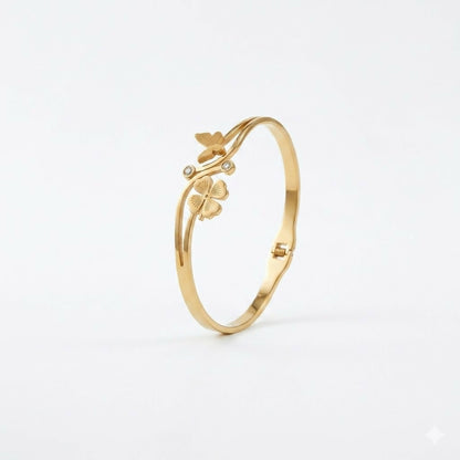 Side view showing linked segments of bracelet