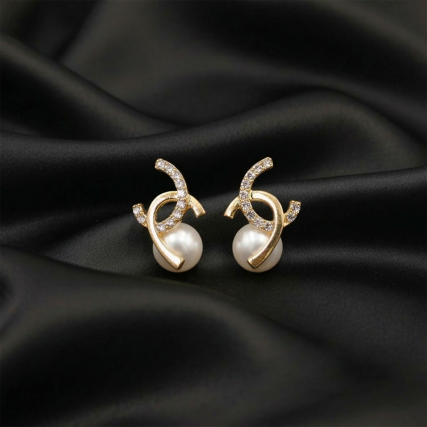 Premium Korean Rose-Tinted Pearl Huggie Hoop Earrings