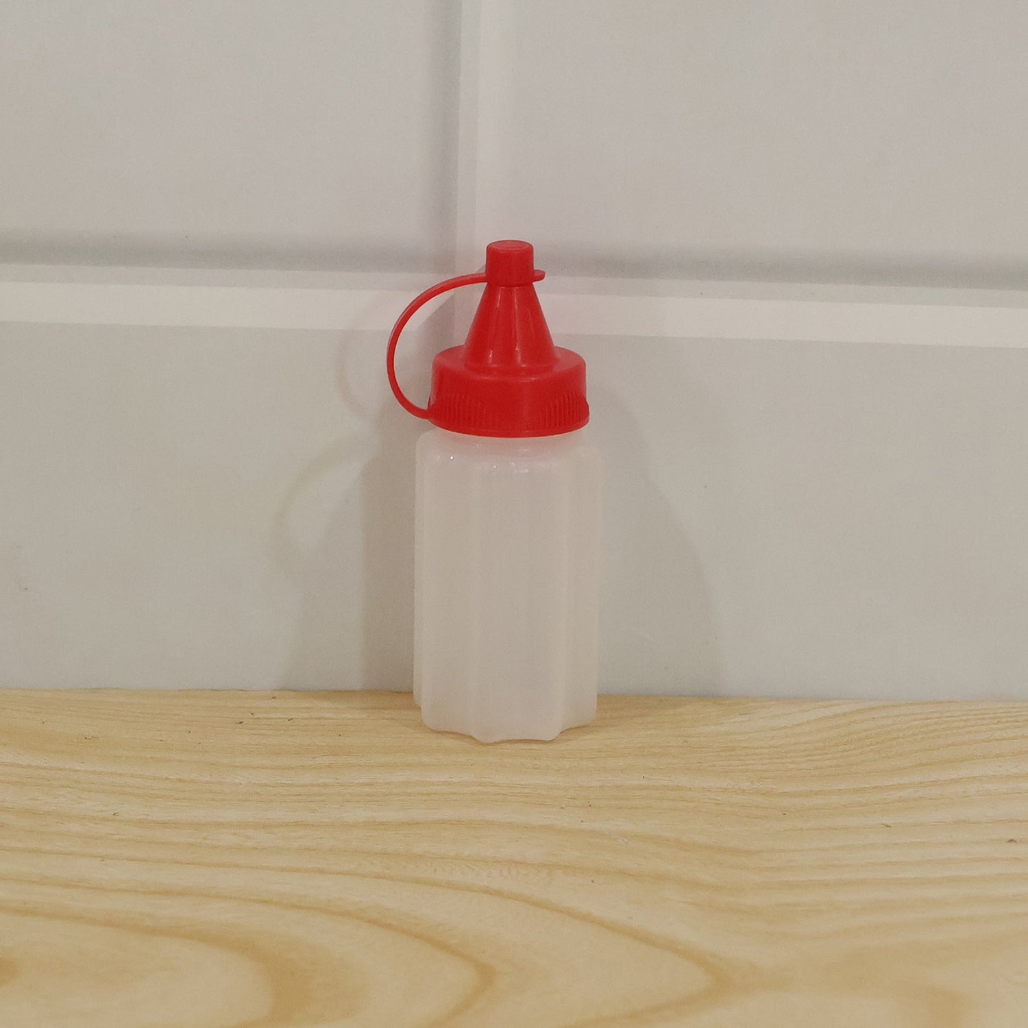 Plastic squeeze dispensing bottle live product photo