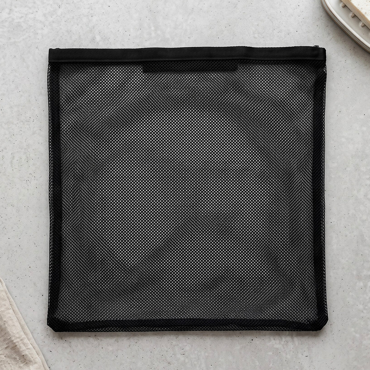 Flat mesh zipper organizer bag