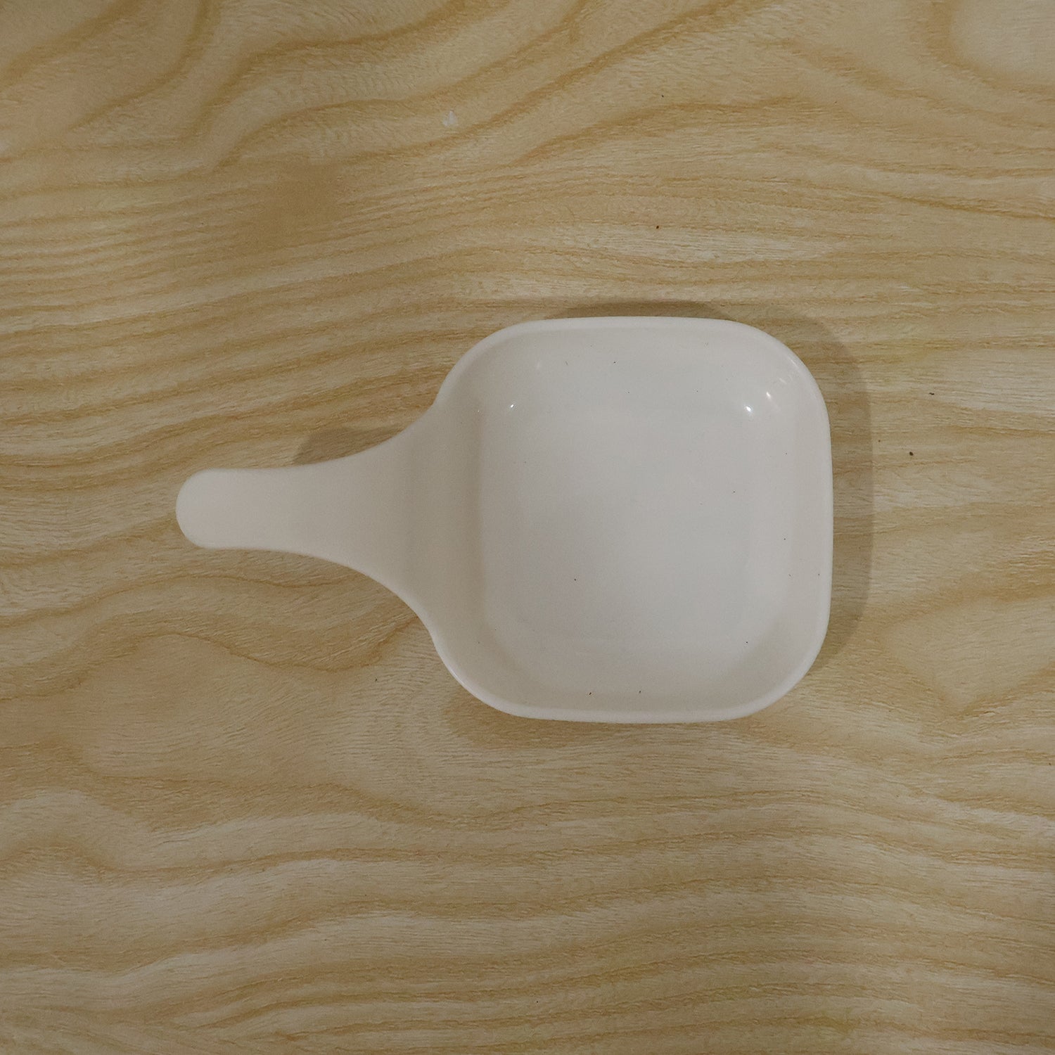 Plastic scoop live product photo