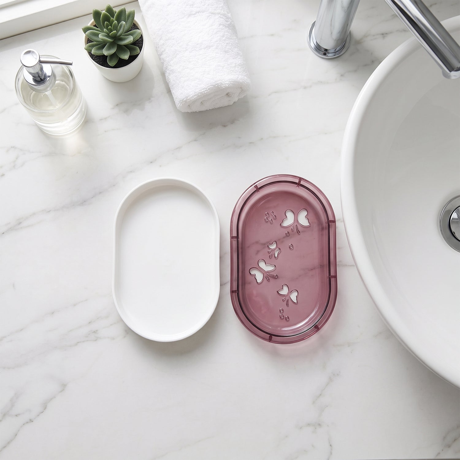 Plastic soap holder feature view
