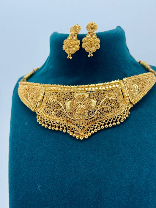 Choker Haar with Matching Earrings – Traditional Bridal Jewellery Set