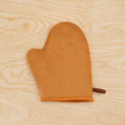 Reusable kitchen oven mitt with hanging loop 9