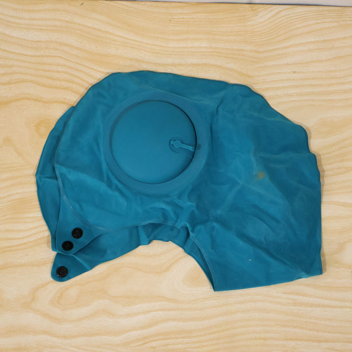 Inflatable U shape neck pillow live photo