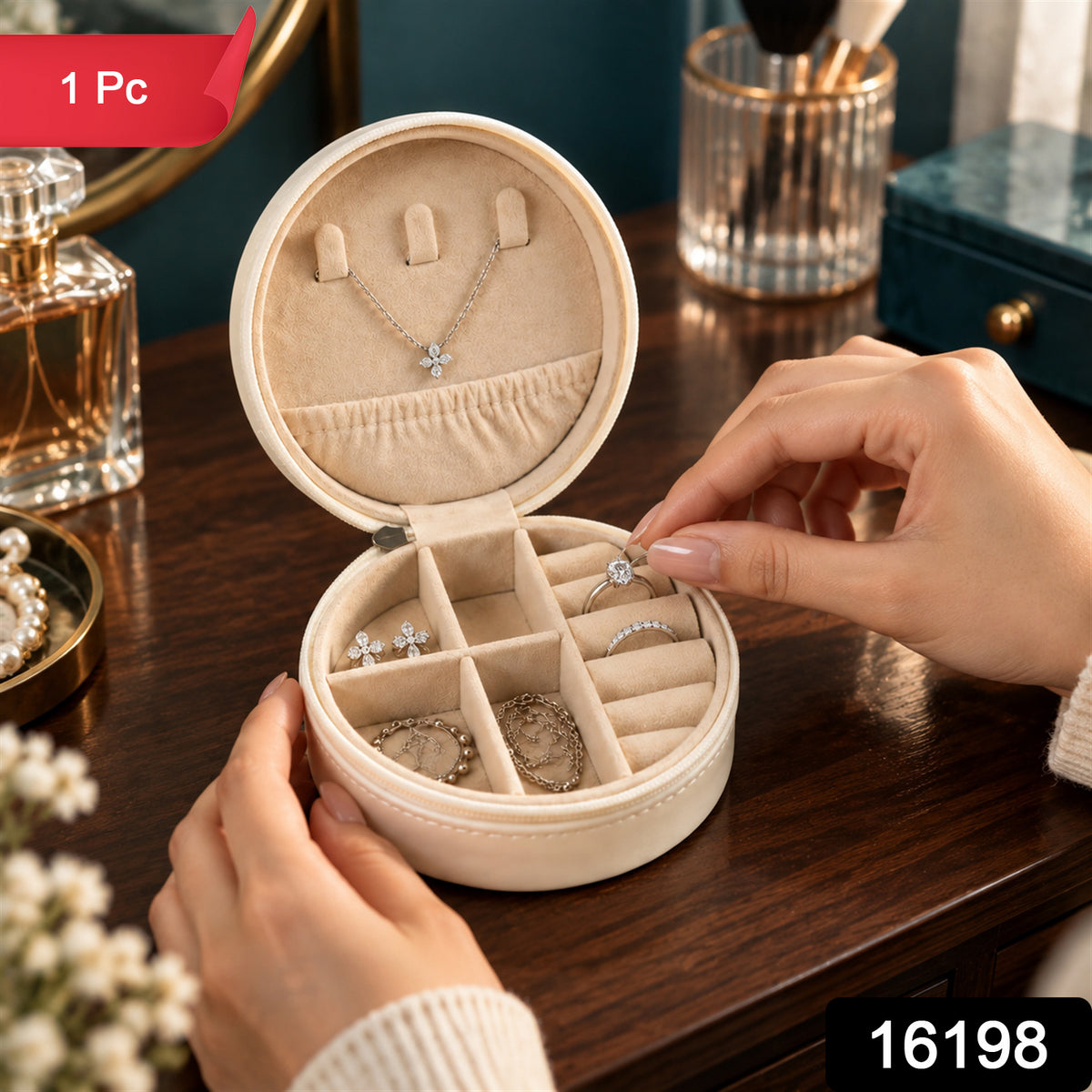 Round jewellery organizer box with product code 16198 and 1 Pc label