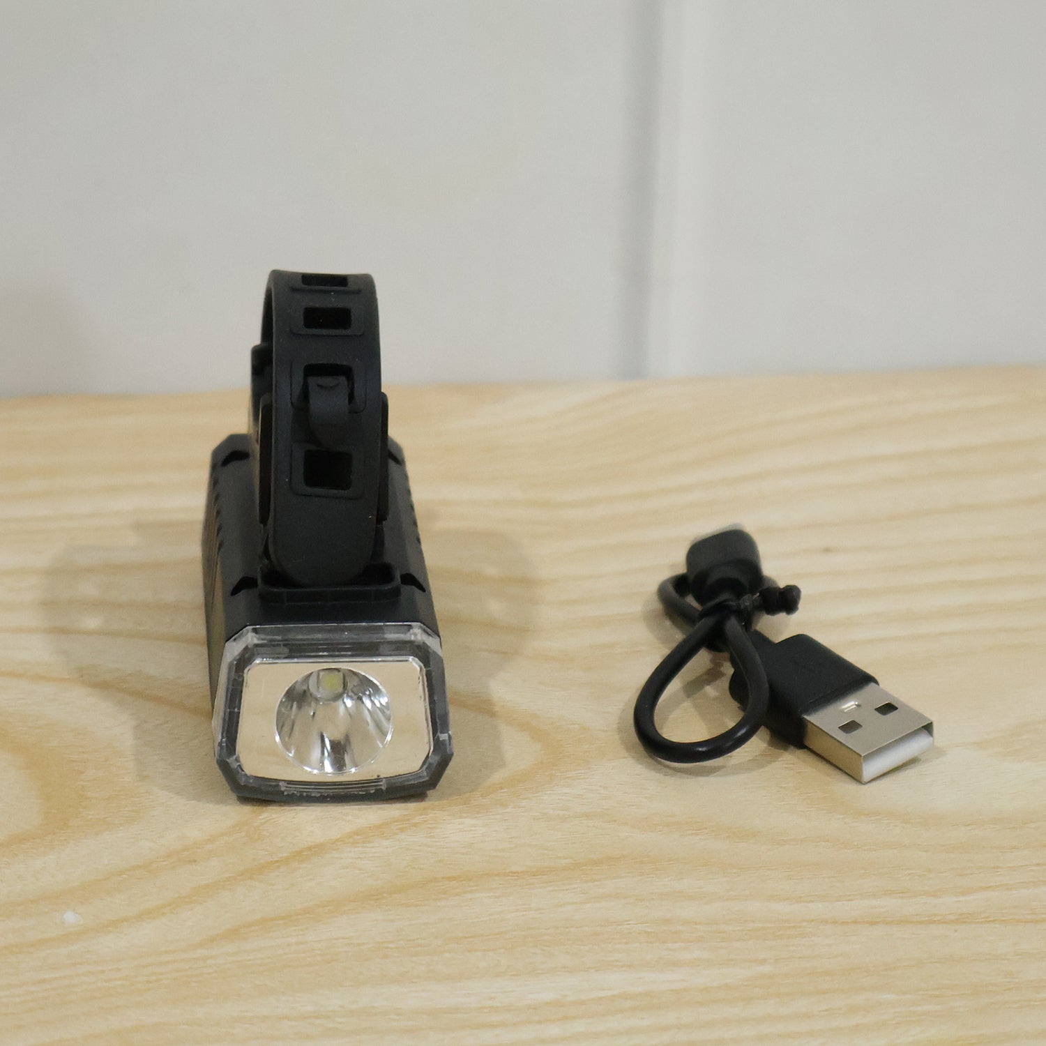 USB rechargeable bicycle headlight with handlebar mount - image 9