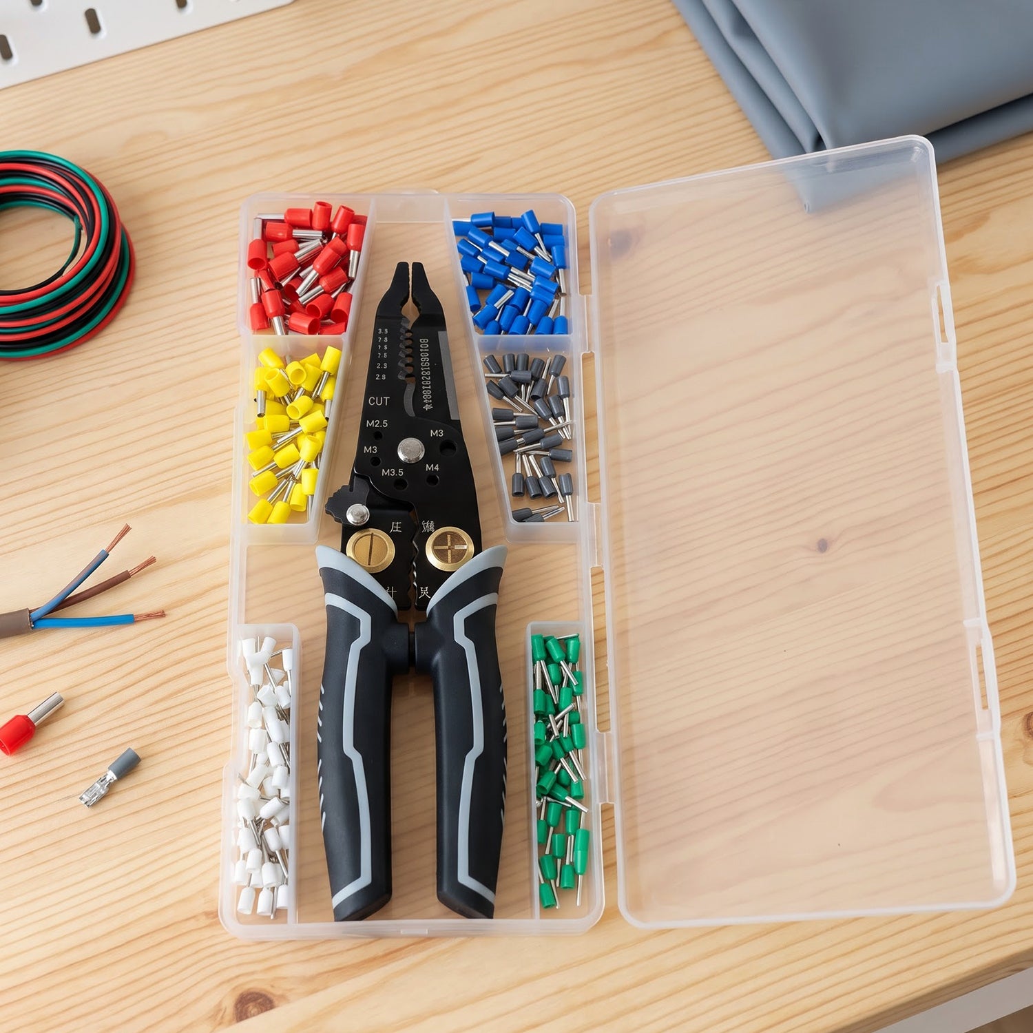 Crimping tool kit with terminal connectors