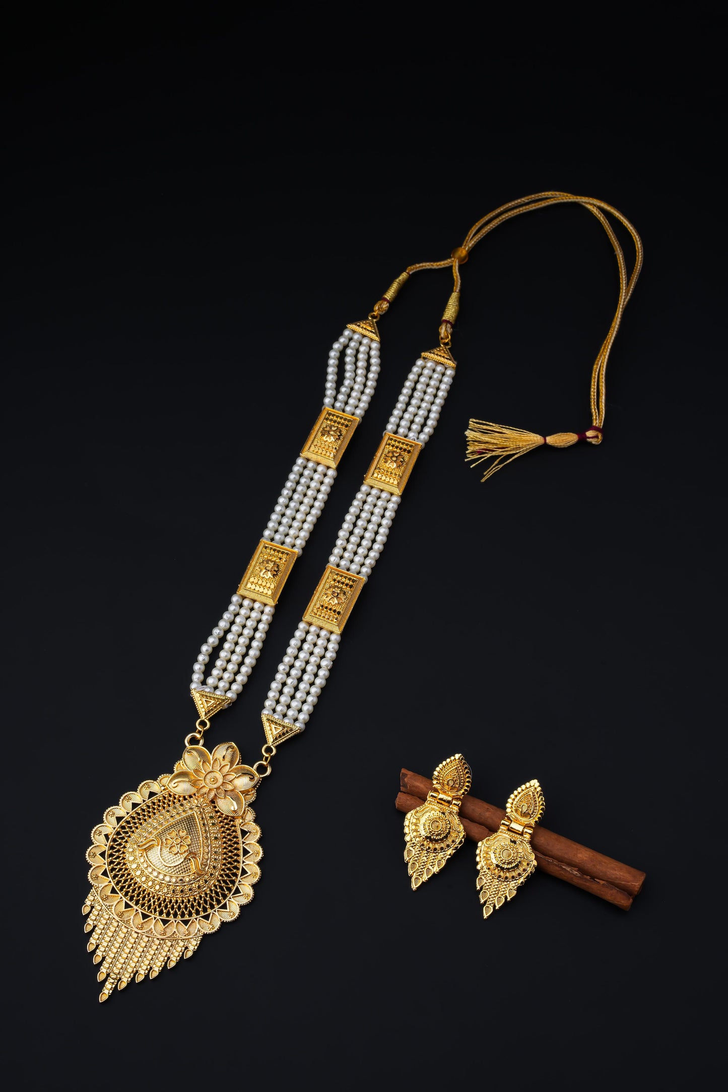 MOTI HAR RANI SET With Earrings, Gold Plated Jewellery Set