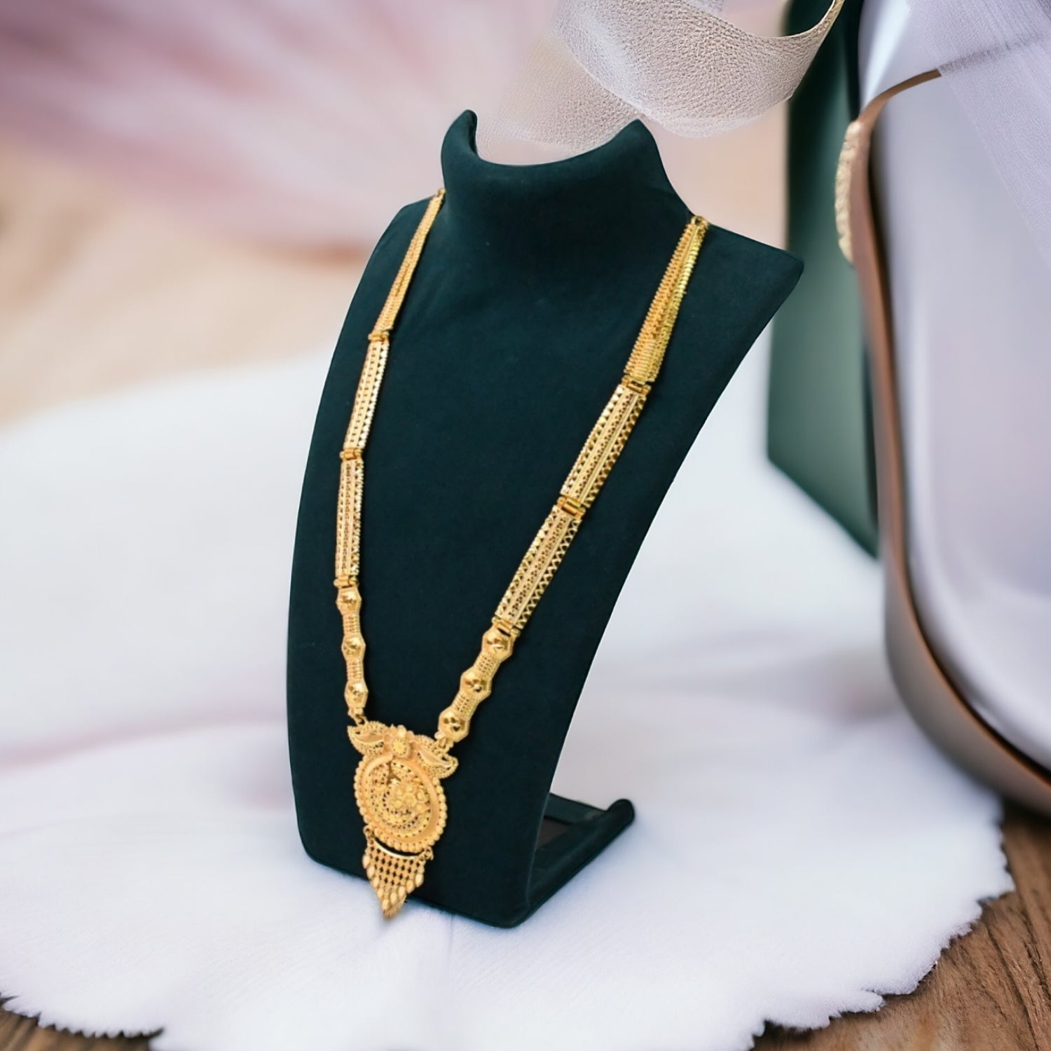 Timeless Gold-Plated Necklace - Sophisticated and Classic Design