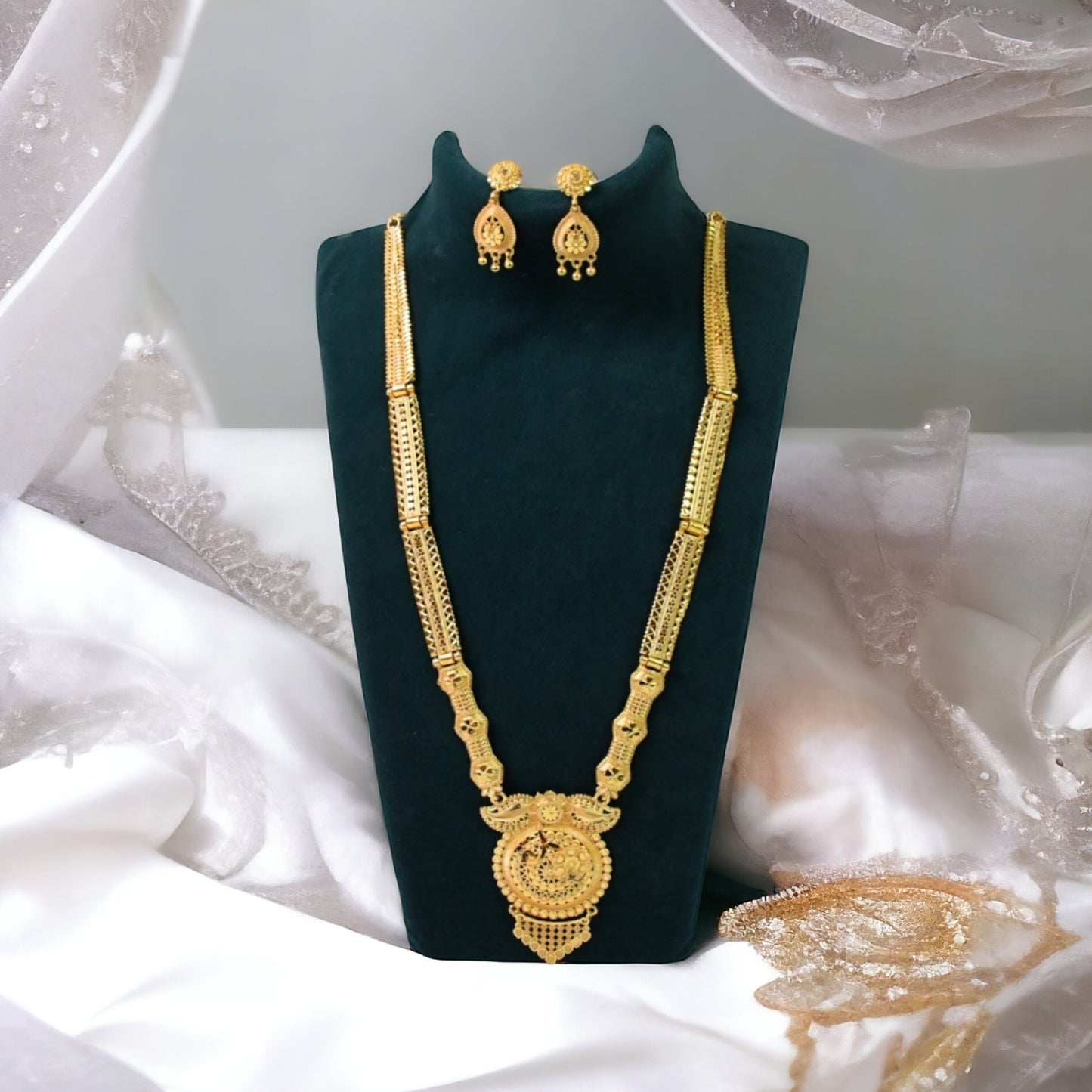 Timeless Gold-Plated Necklace - Sophisticated and Classic Design