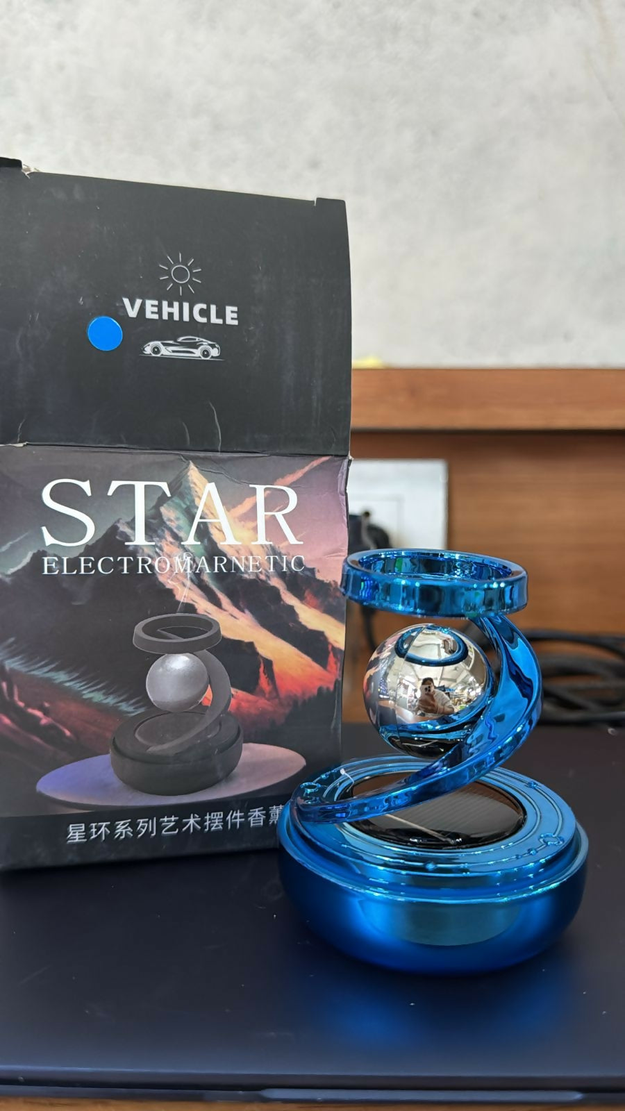 Blue Solar Magnetic Rotating Car Air Freshener Dashboard Aromatherapy Diffuser