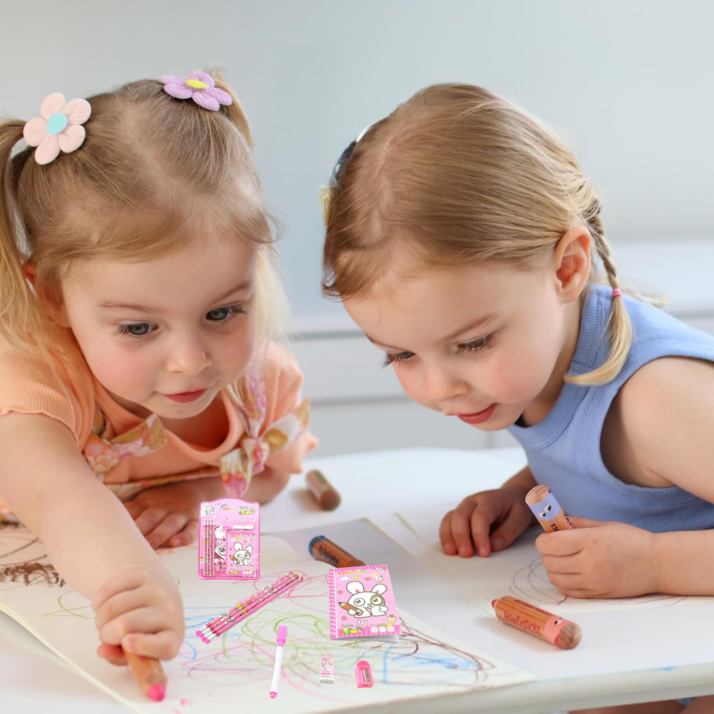 4299 બાળકો માટે સ્ટેશનરી કીટ - સ્ટેશનરી સેટ, જેમાં લાકડાની પેન્સિલ, શાર્પનર, પેન્સિલ અને ઇરેઝર સેટ, નાની ડાયરી સ્કૂલ સપ્લાય સેટ, બાળકો, છોકરાઓ, છોકરીઓ માટે જન્મદિવસની રીટર્ન ગિફ્ટ (8 પીસી સેટ) શામેલ છે.