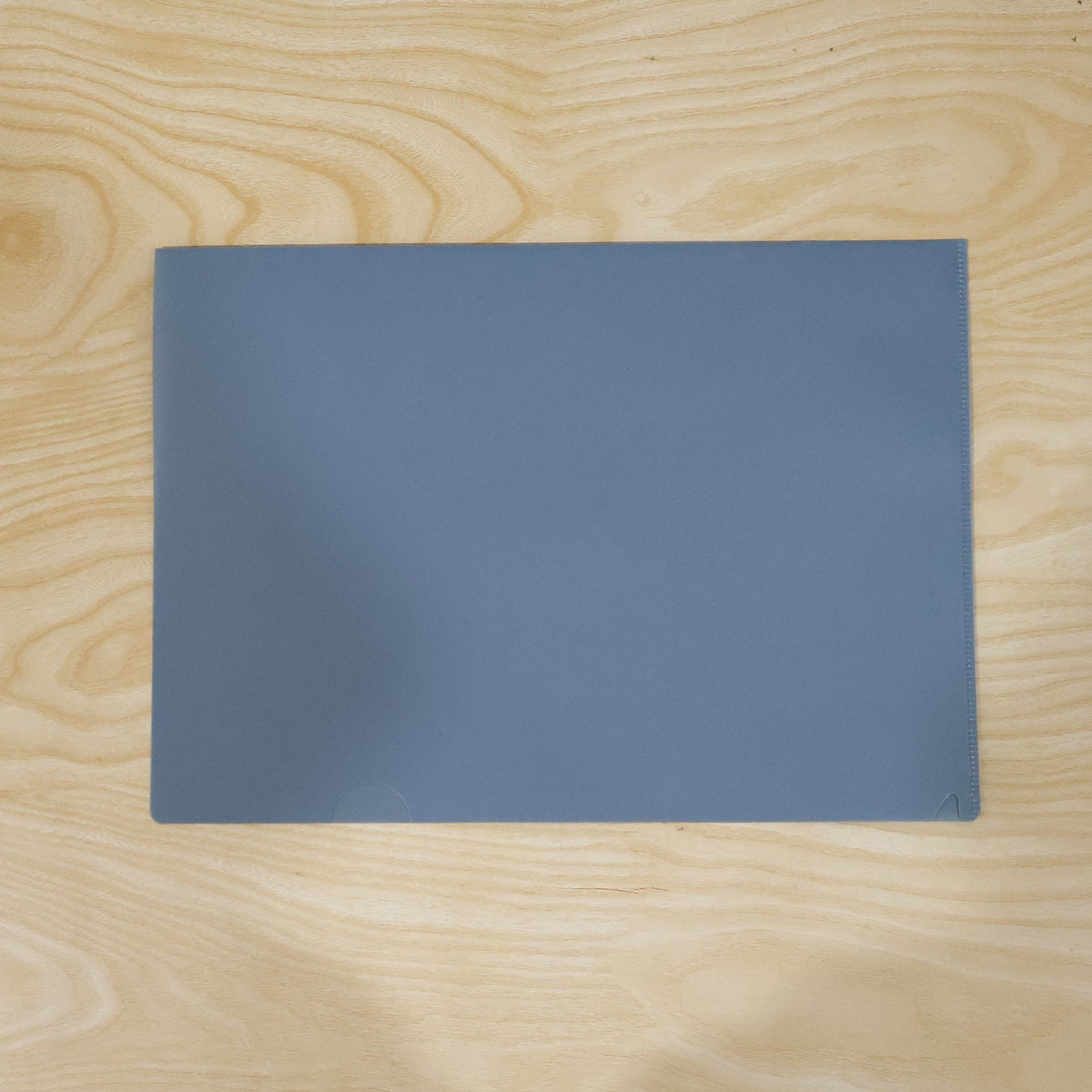 Stylish and lightweight plastic file folder for everyday paper organization