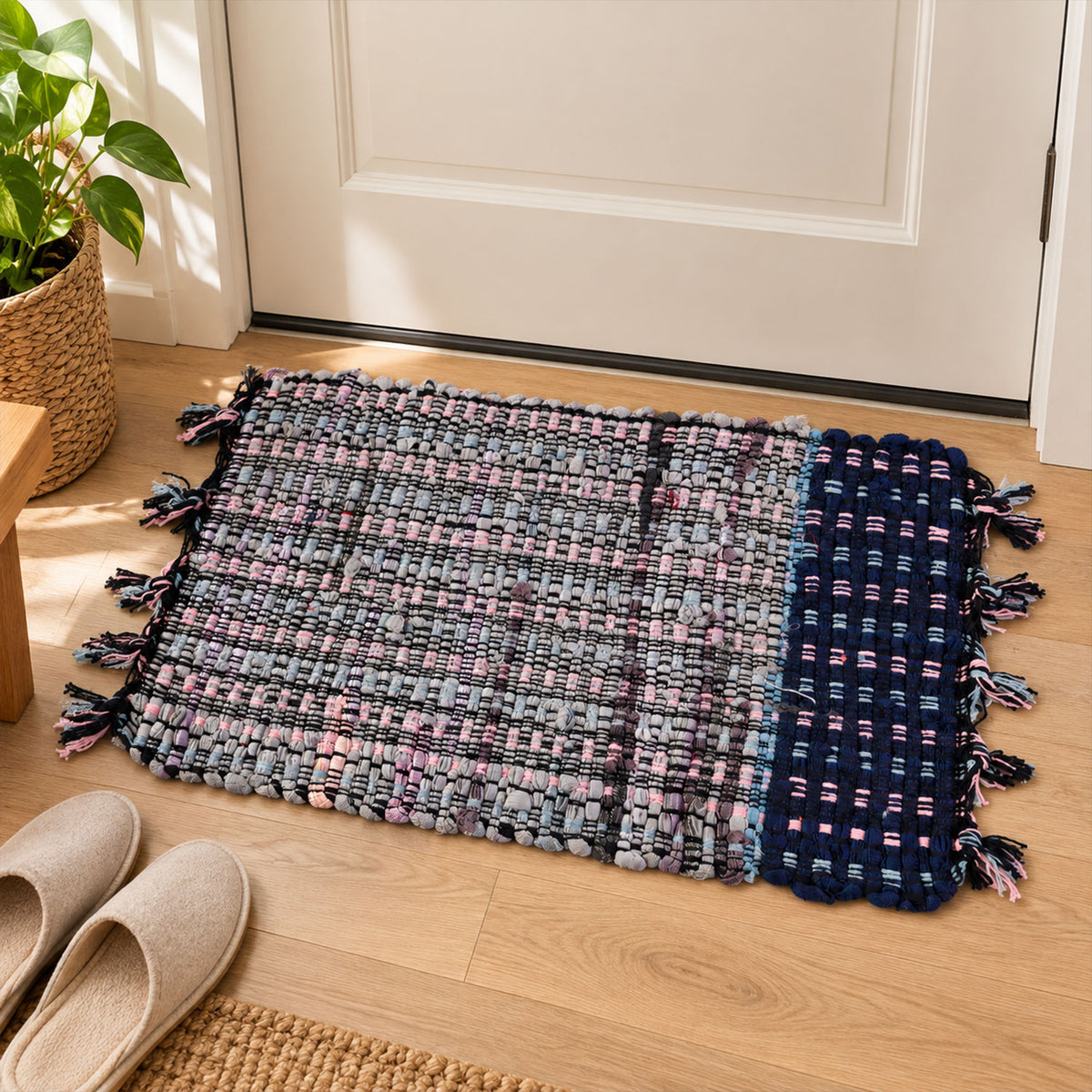 Textured woven floor mat with tassel edges - view 01