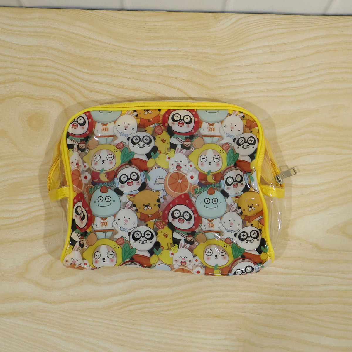 Actual cosmetic pouch photograph
