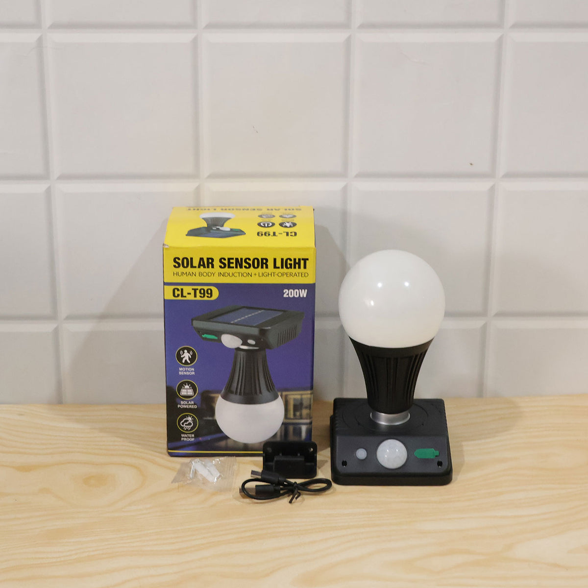 Solar motion sensor wall light with frosted bulb 8