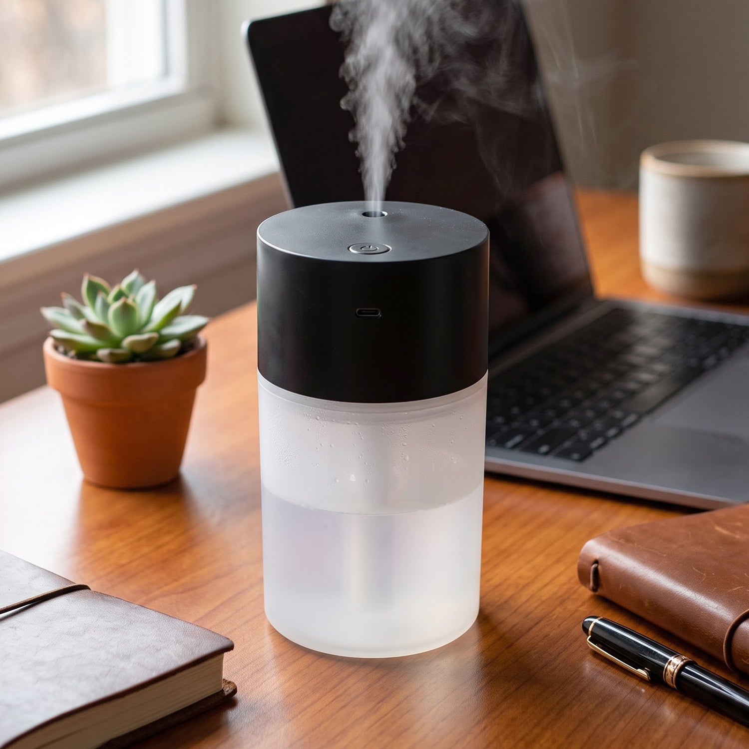 Portable mini USB air humidifier live desk photo