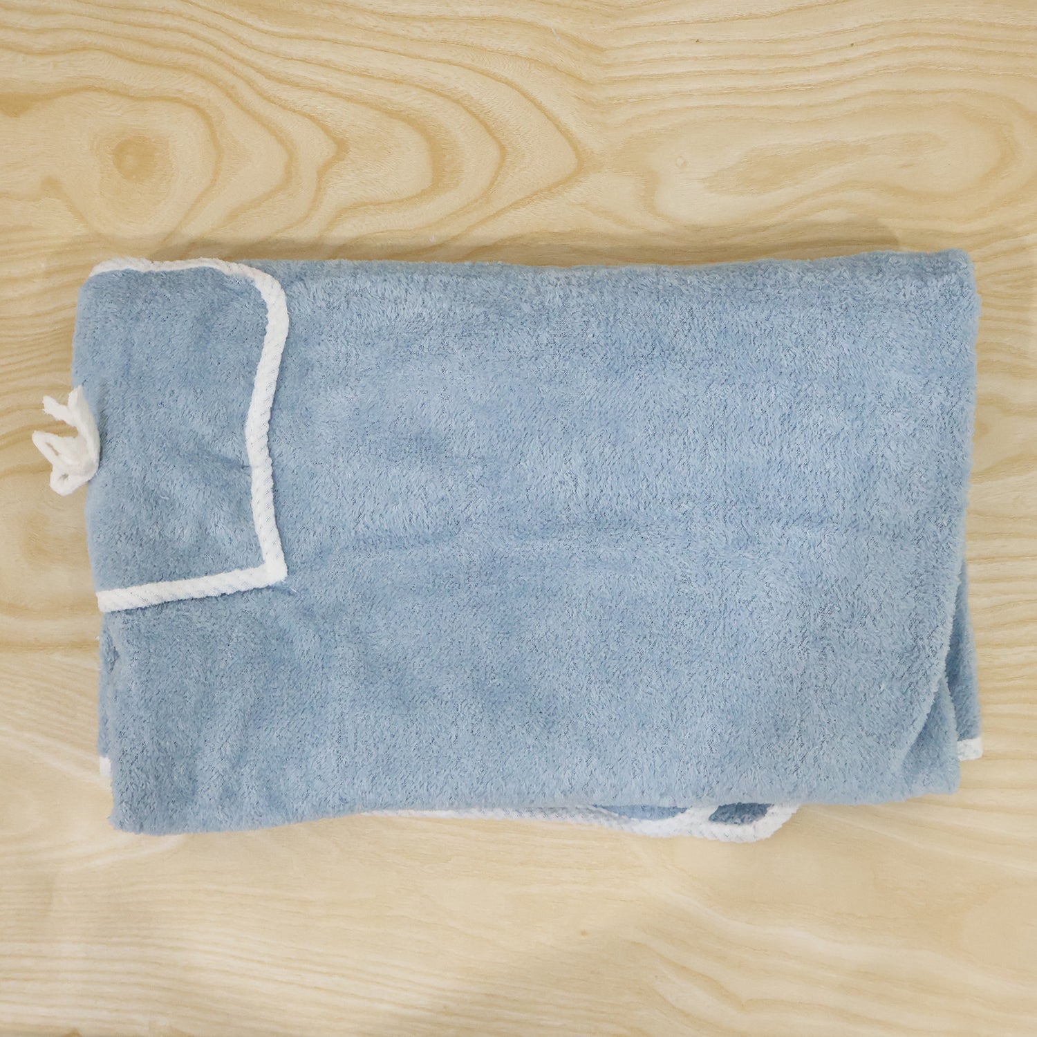 Live photo of soft absorbent bath towel