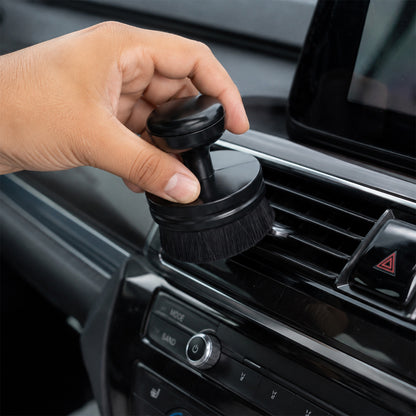 Brush cleaning car dashboard vent
