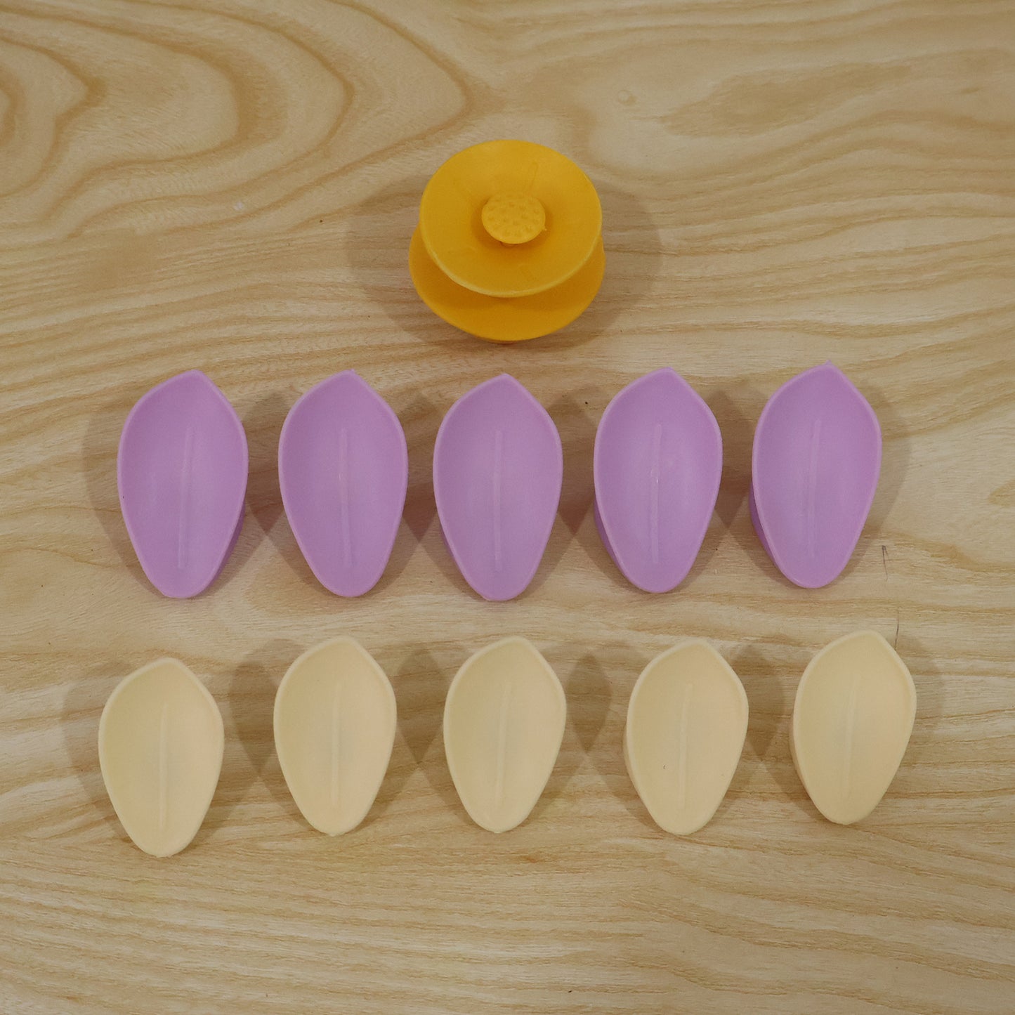 Plastic double layer flower clip live product image