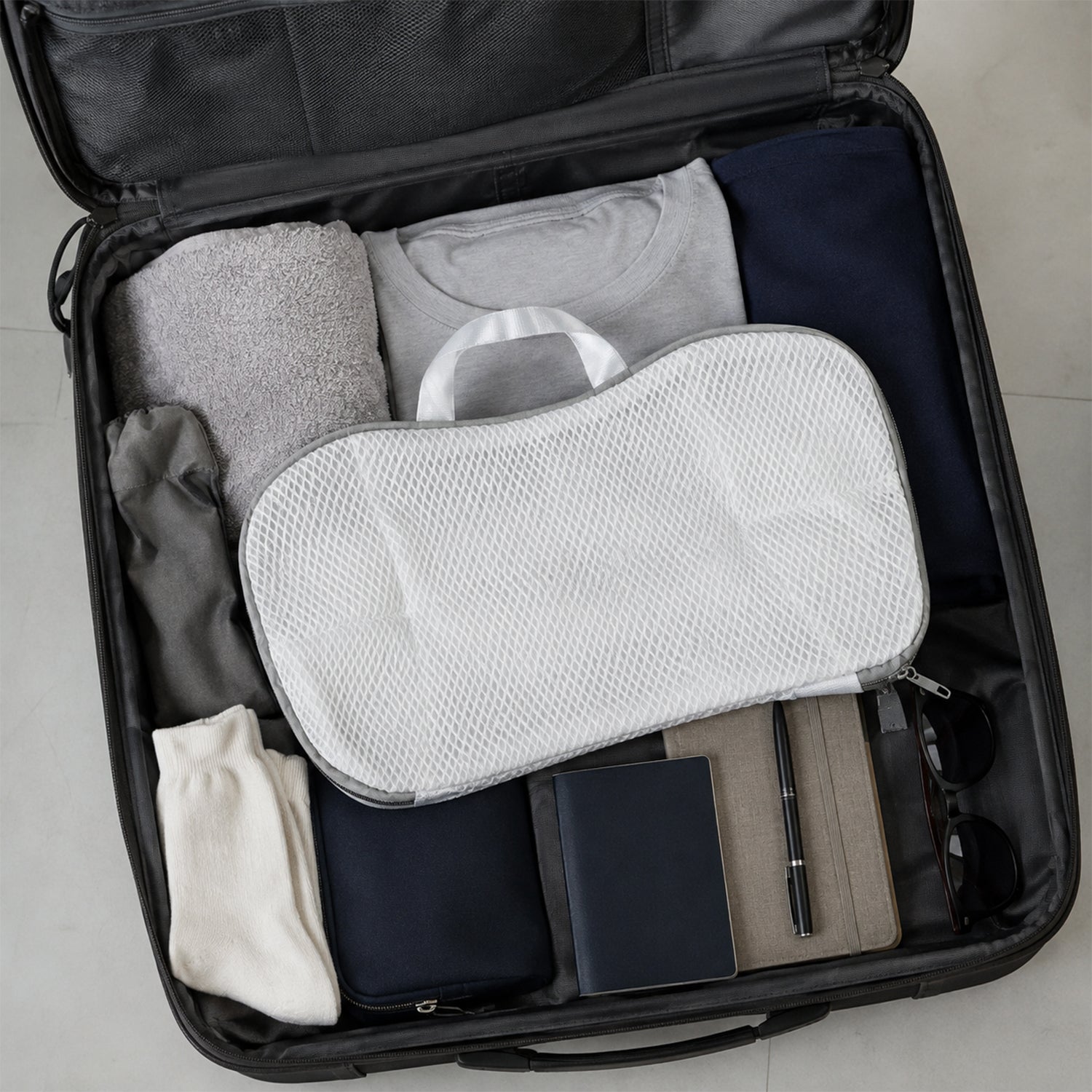 Breathable mesh washing bag detail