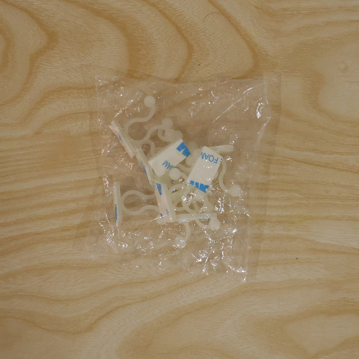 Self adhesive plant hook live product photo