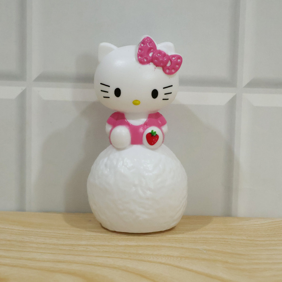 Cartoon cat LED night light - actual product