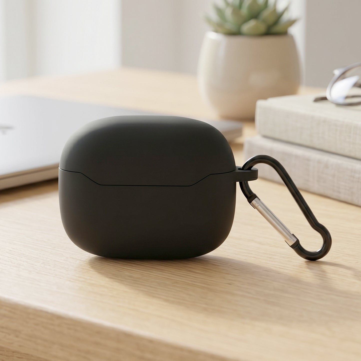 Wireless TWS earbuds charging case with clip