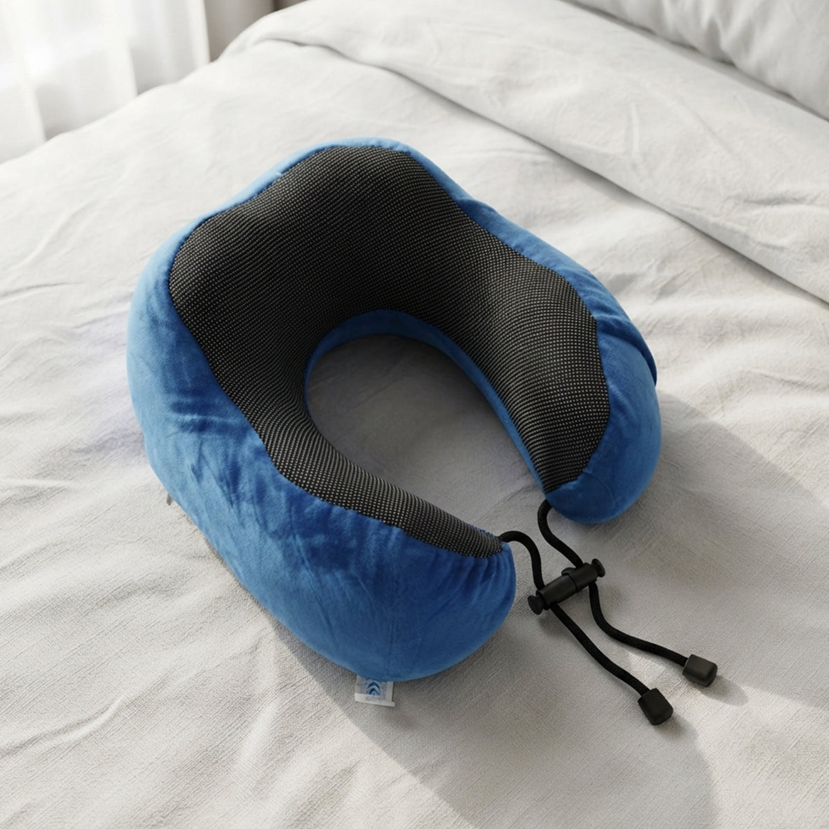 Contoured travel neck support pillow