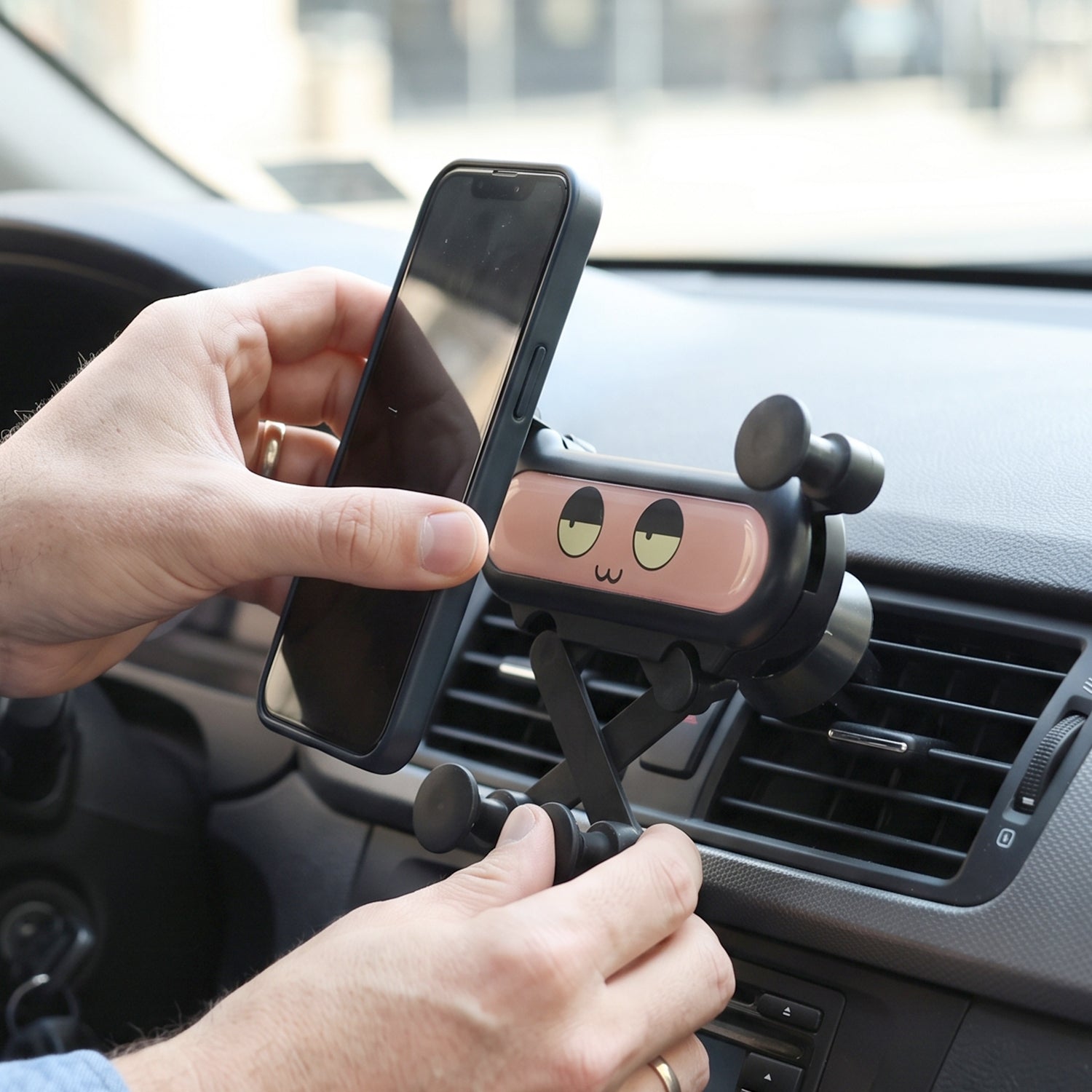 Cute car mobile phone holder - image 3