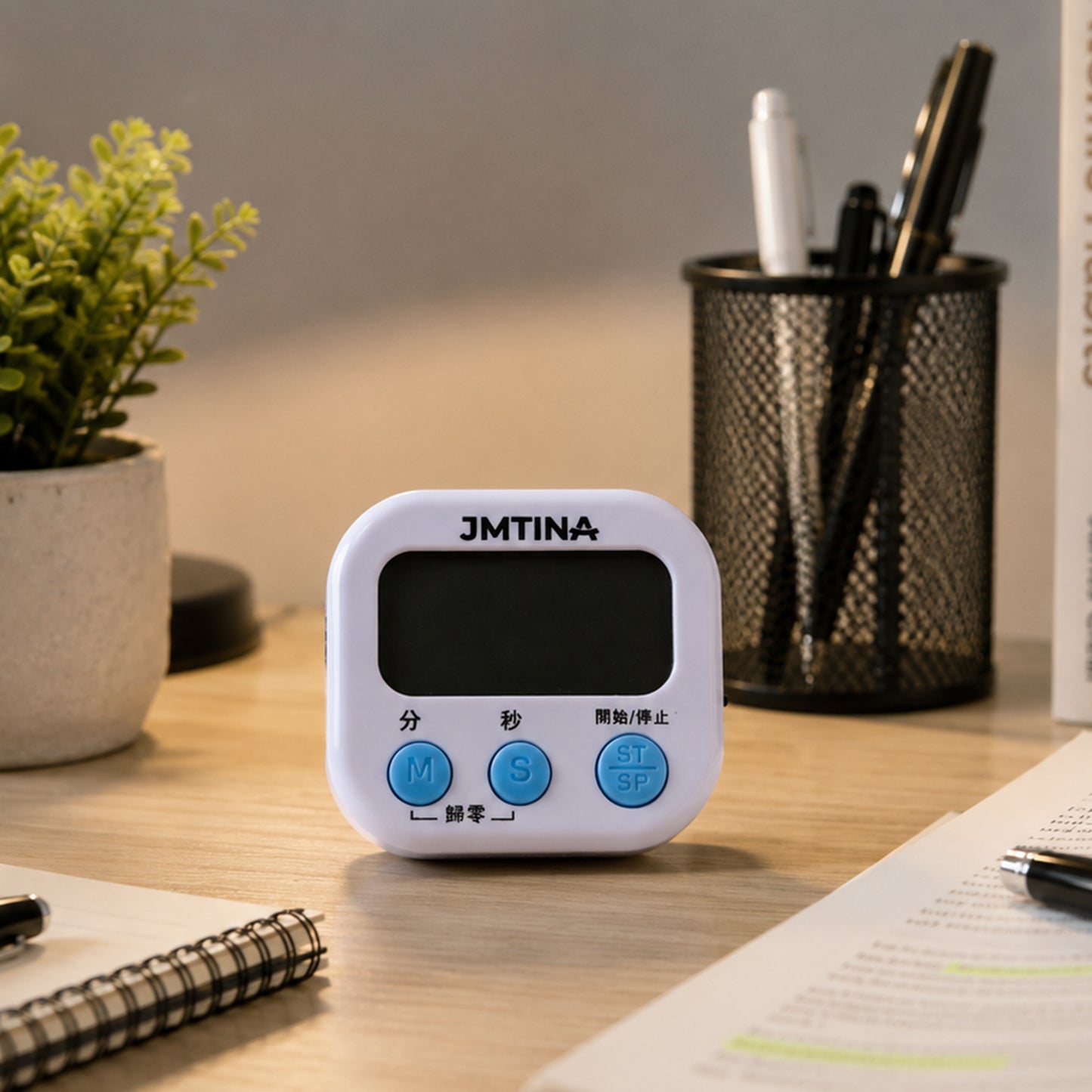 Compact digital timer for desk and study use