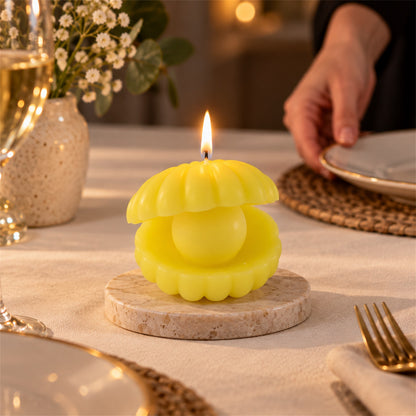 Shell shape scented wax candle with pearl-style centre 03