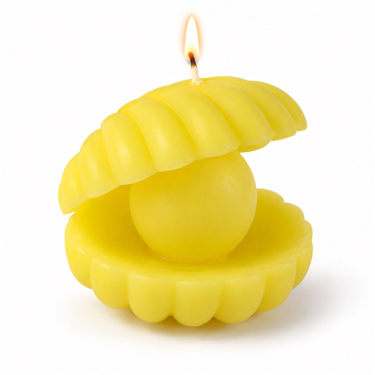 Shell shape scented wax candle with pearl-style centre 04