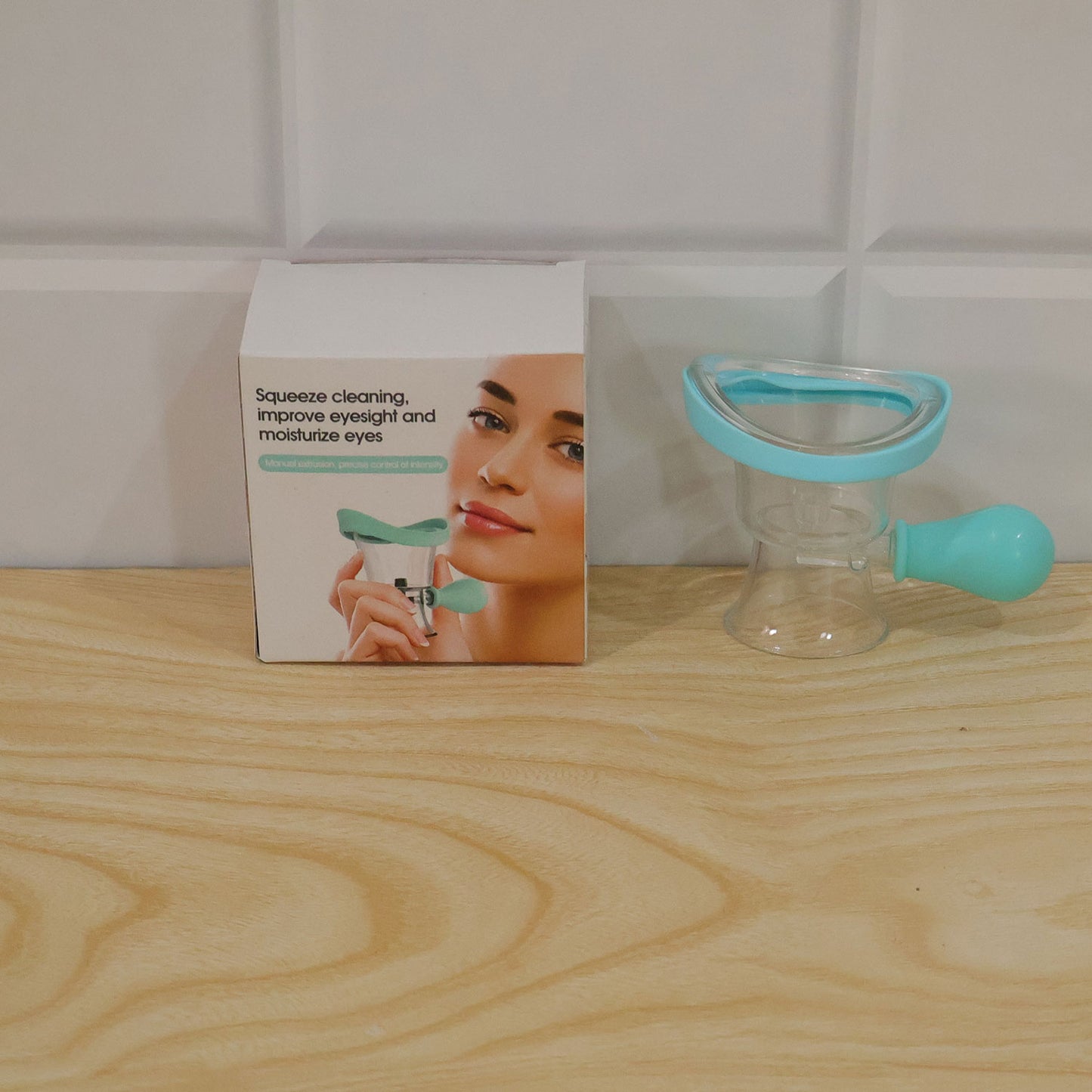 Actual manual eye cleaning cup with color box packaging