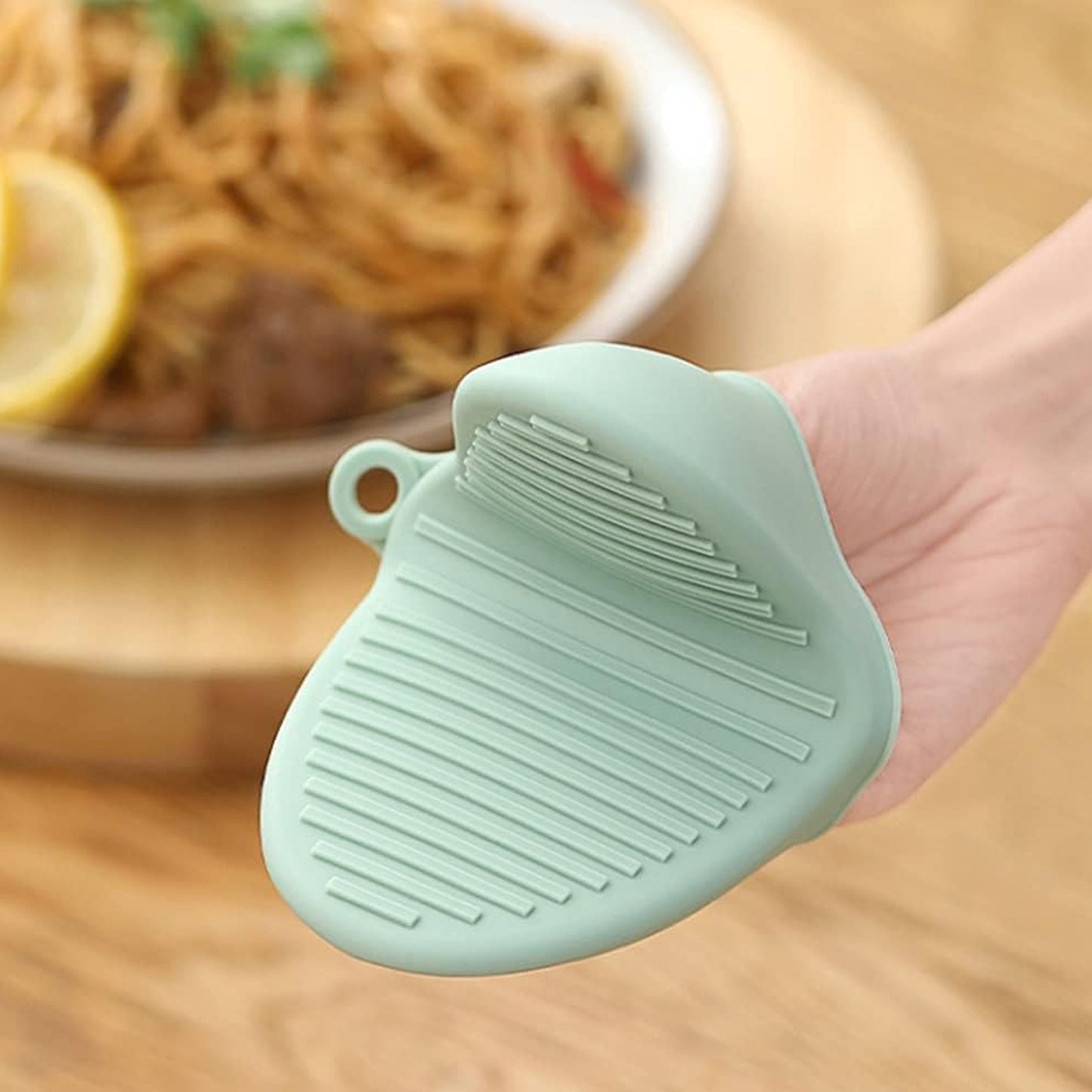 Heat resistant silicone pot grip