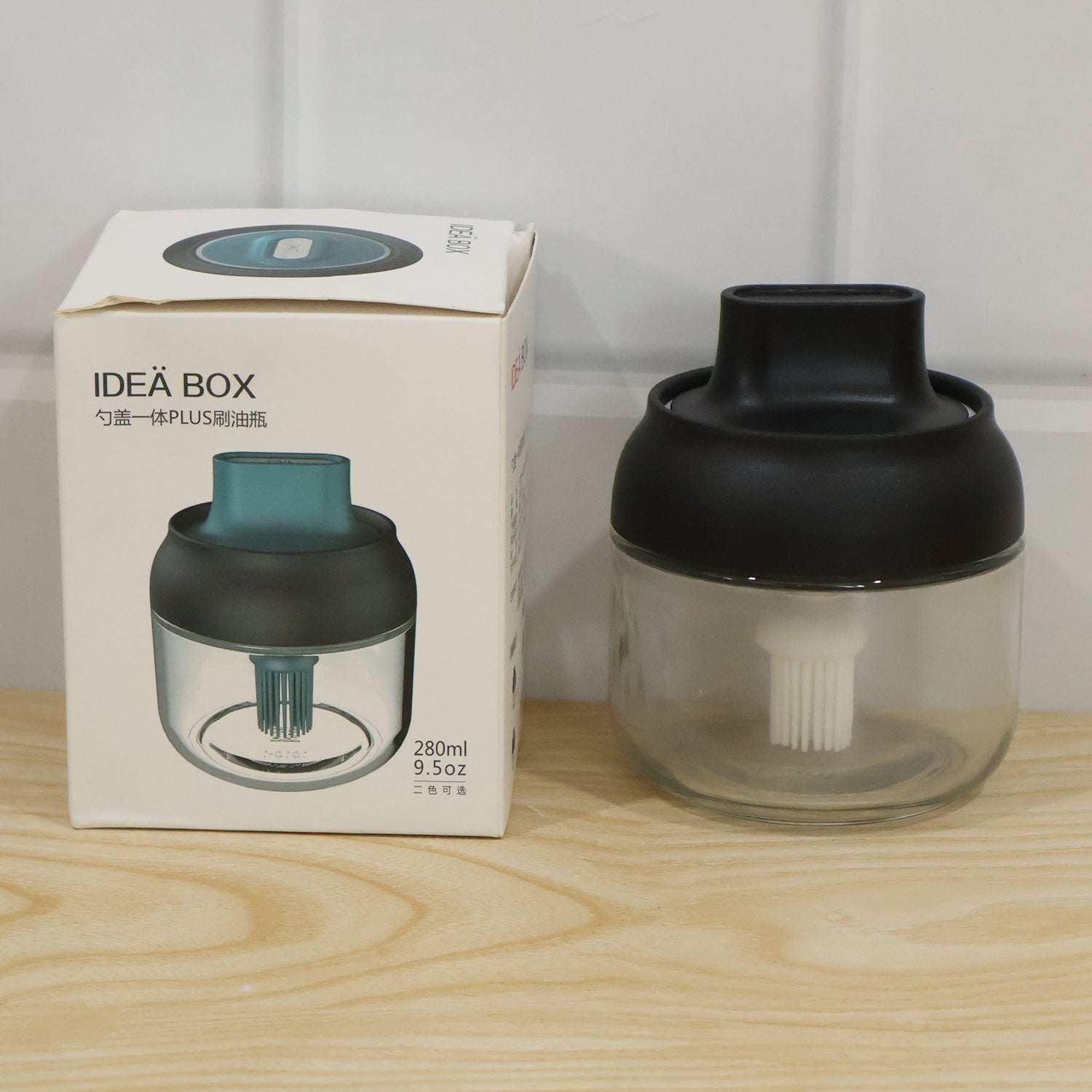 24571 round jar oil dispenser live product and color box photo
