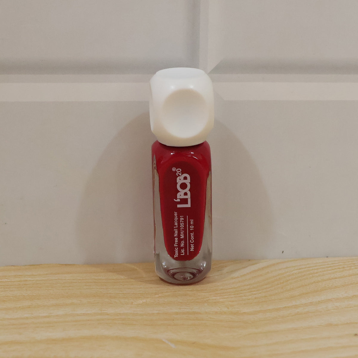 Red glossy nail polish, 10 ML, actual product photo