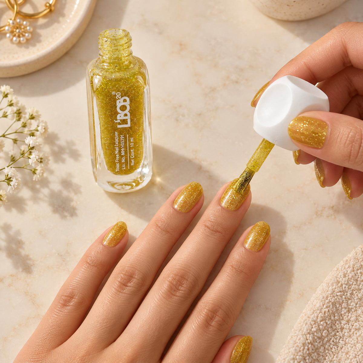 Gold glitter nail polish, 10 ML, product detail view 8