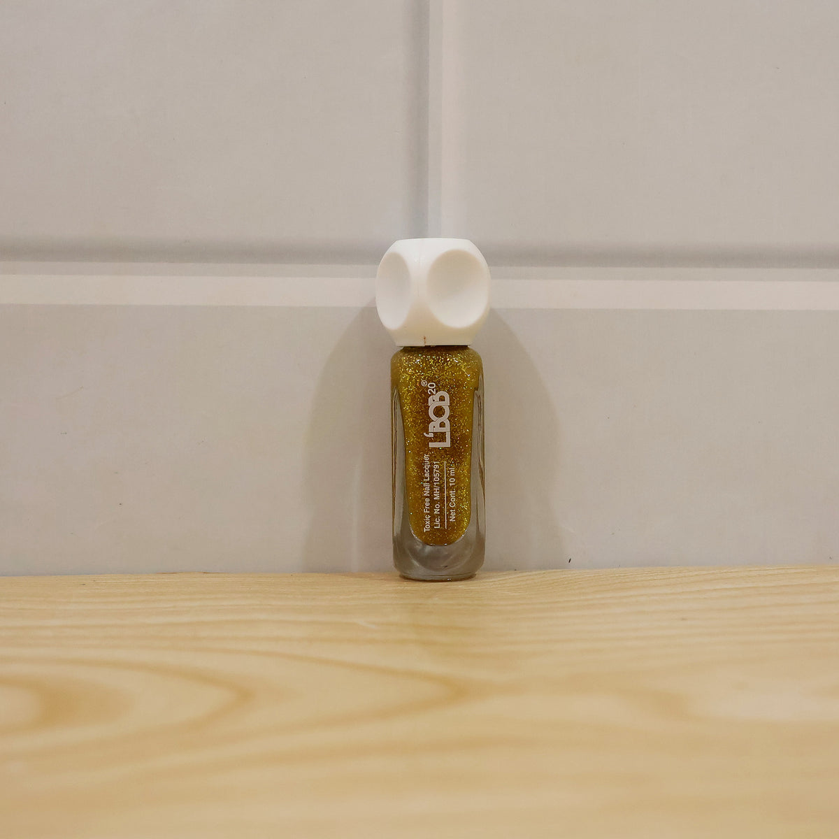 Gold glitter nail polish, 10 ML, actual product photo