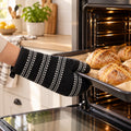 Black Striped Padded Oven Hand Glove with Hanging Loop for Kitchen Baking (1 Pc)