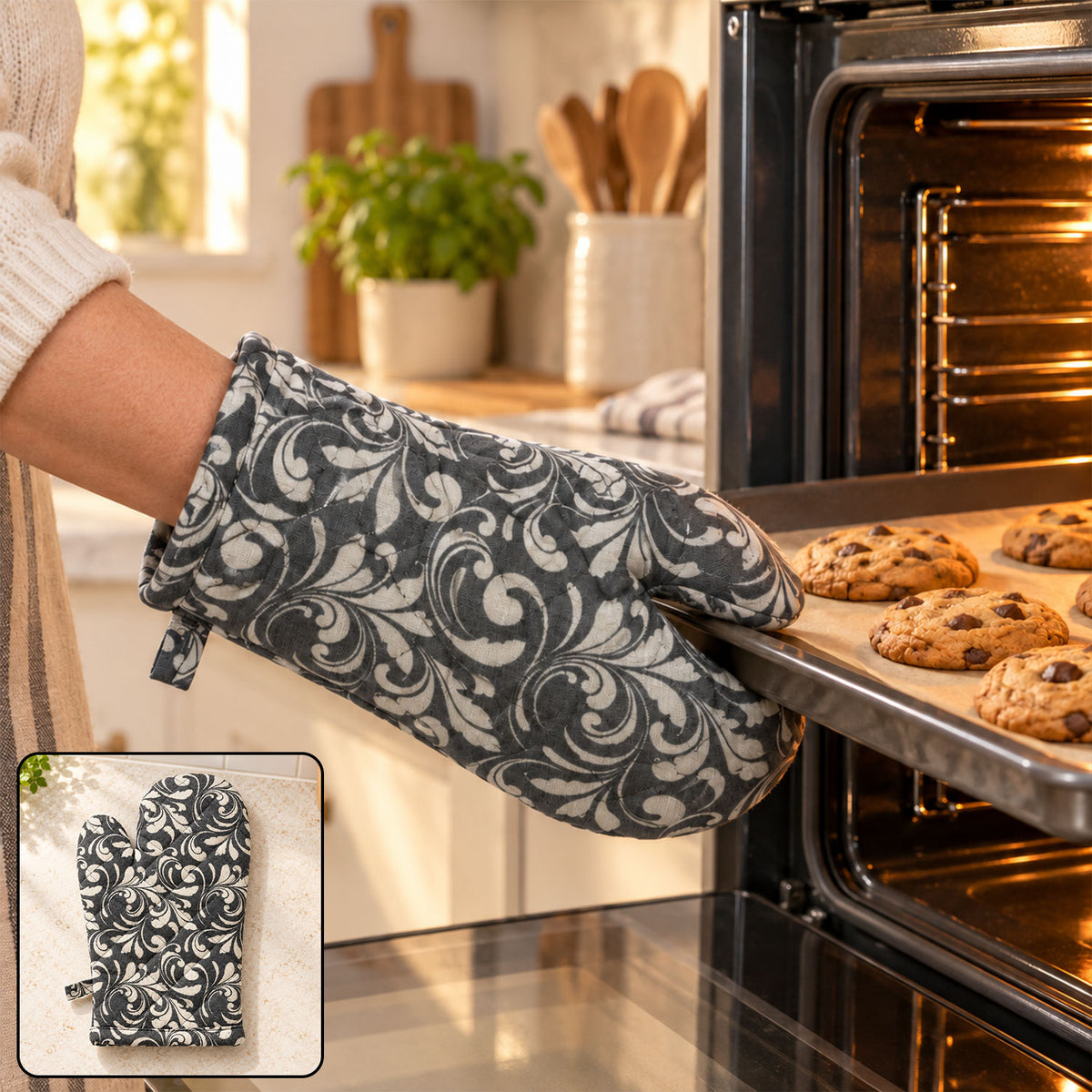 Floral quilted oven hand glove - kitchen use display