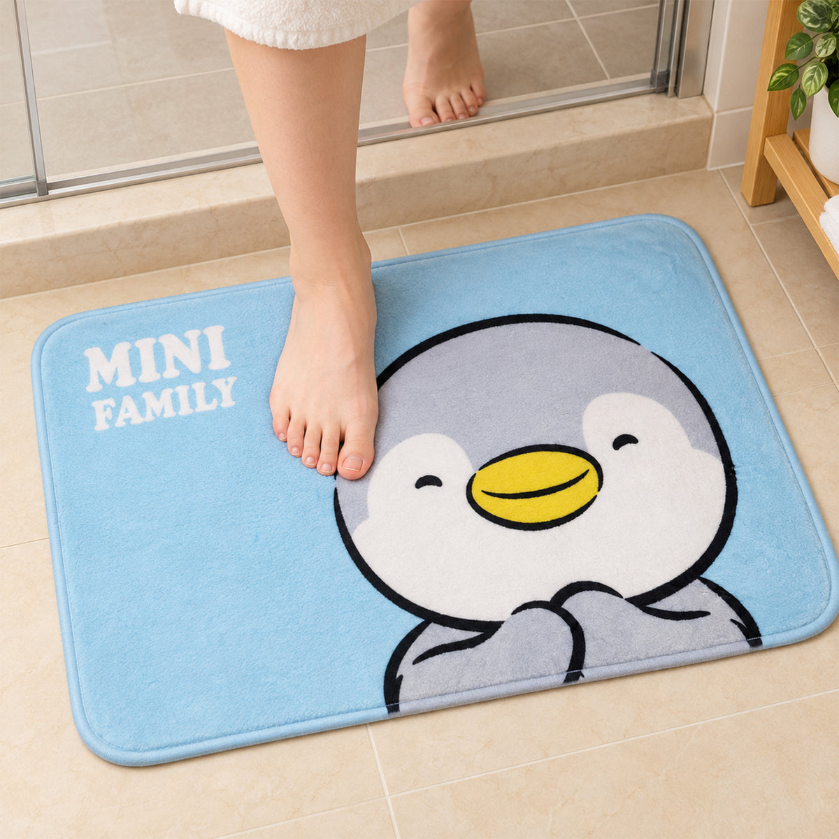 Penguin design bathroom floor mat - view 02