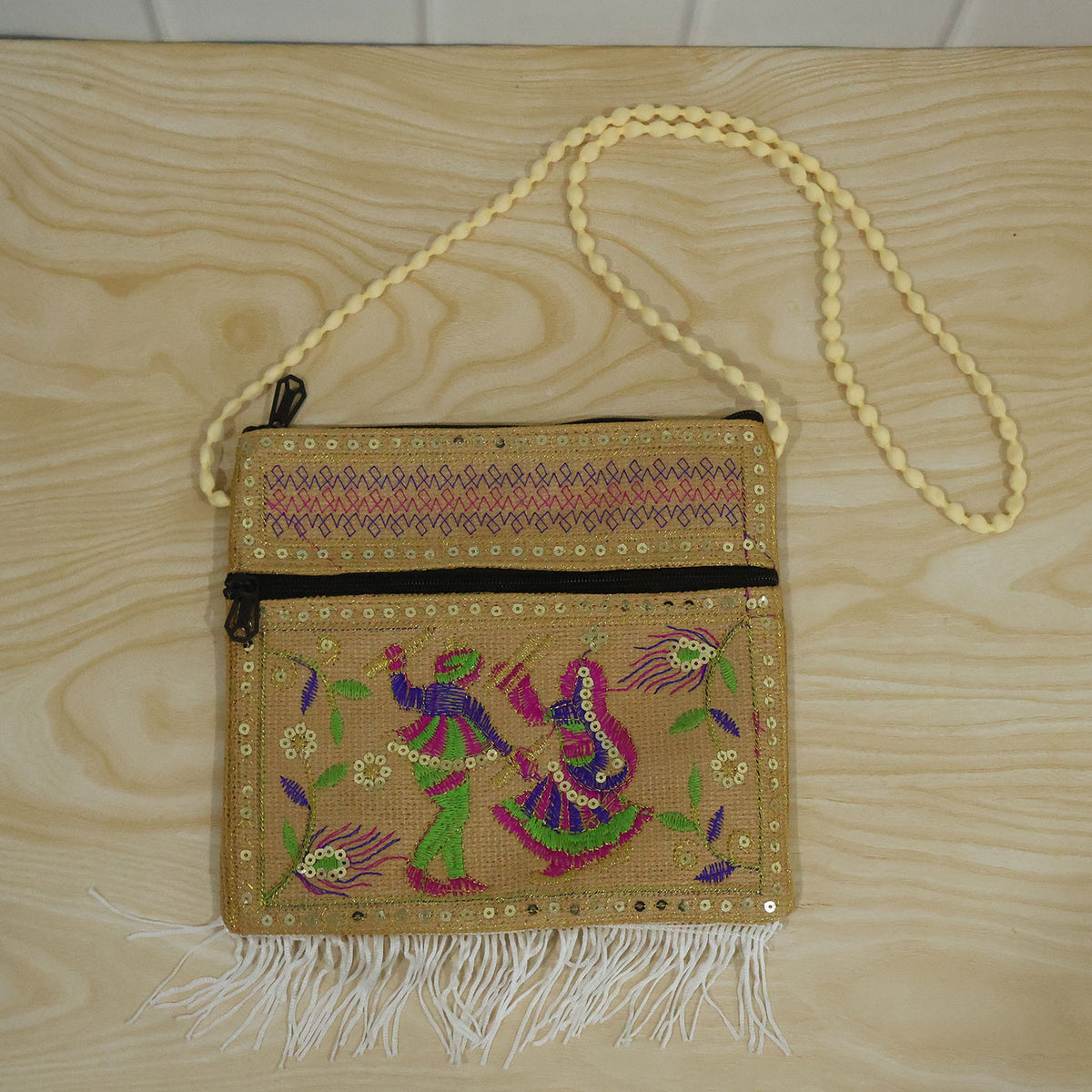 Traditional purse carrying use
